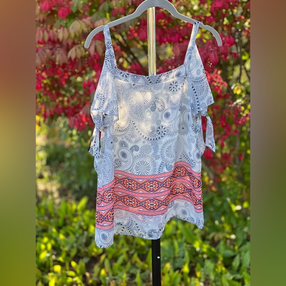 Skies are Blue Printed Women’s top NEW - Picture 3 of 3